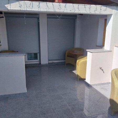 Apartments Leon ポレッチ エクステリア 写真