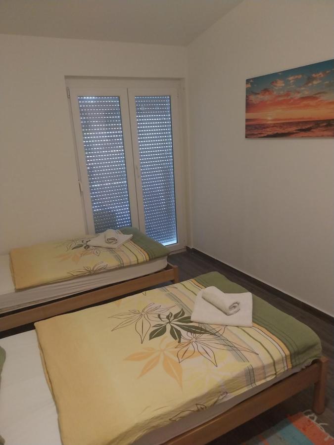 Apartments Leon ポレッチ エクステリア 写真