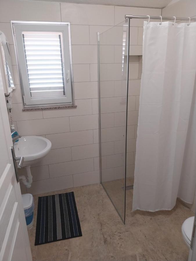 Apartments Leon ポレッチ エクステリア 写真