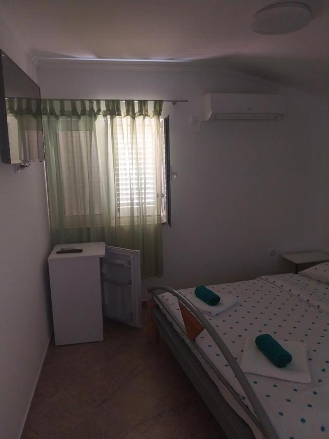 Apartments Leon ポレッチ エクステリア 写真